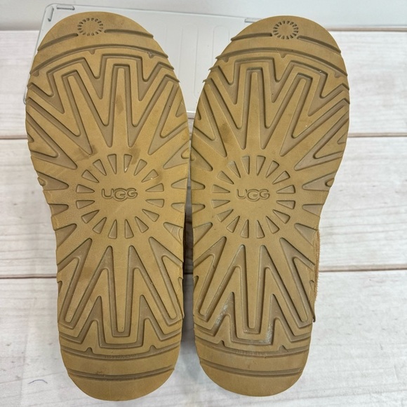 UGG Men’s Neumel Brown Suede Upcycled Shearling Wool Lined Chukka Boot Size 10 - Picture 11 of 13